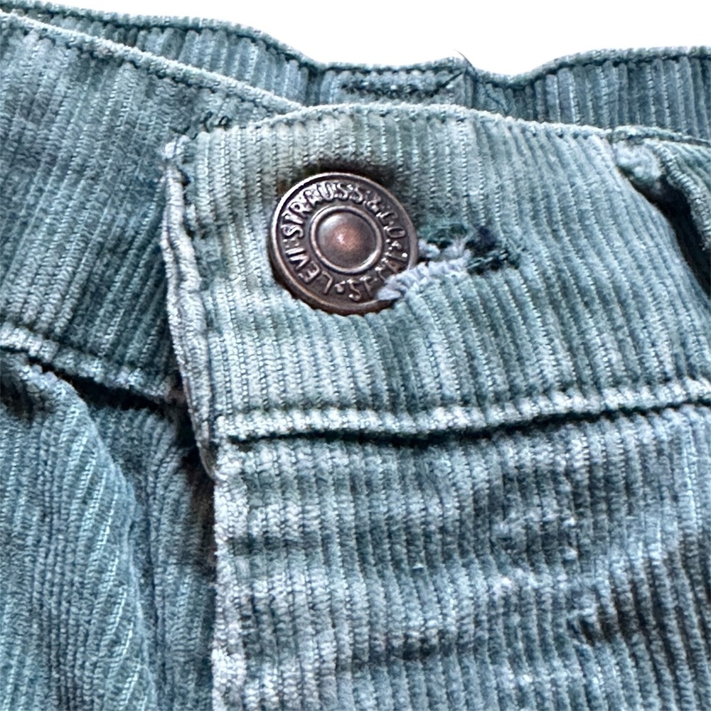 VTG Levi’s Women's 29x4 Sage Green Corduroy Cut Off Jean Shorts Y2K White Tab - Picture 3 of 12